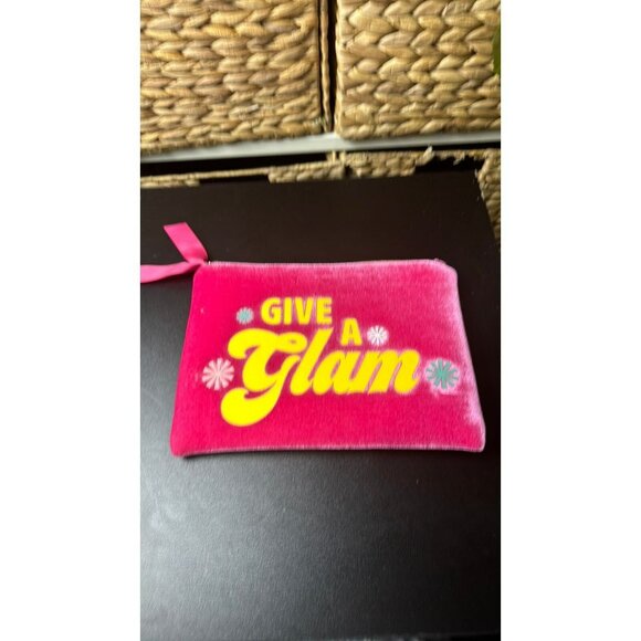 Benefit give a glam‎ hot pink makeup bag fuzzy - Picture 1 of 7